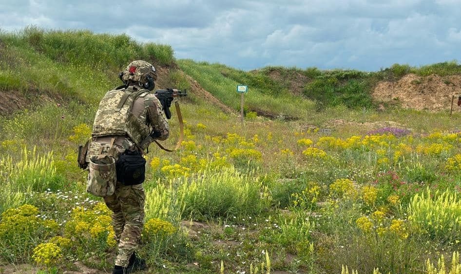 На границе с Румынией украинский пограничник застрелил одного из нападавших