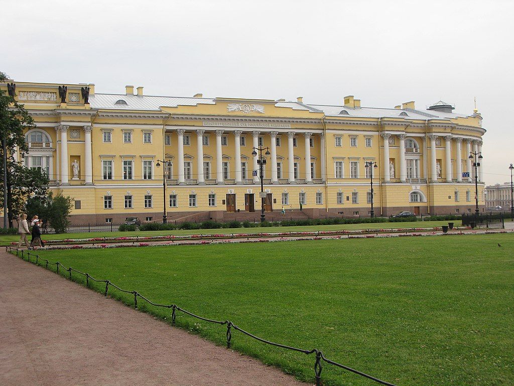 Глава Конституционного суда выступил против возвращения смертной казни в России