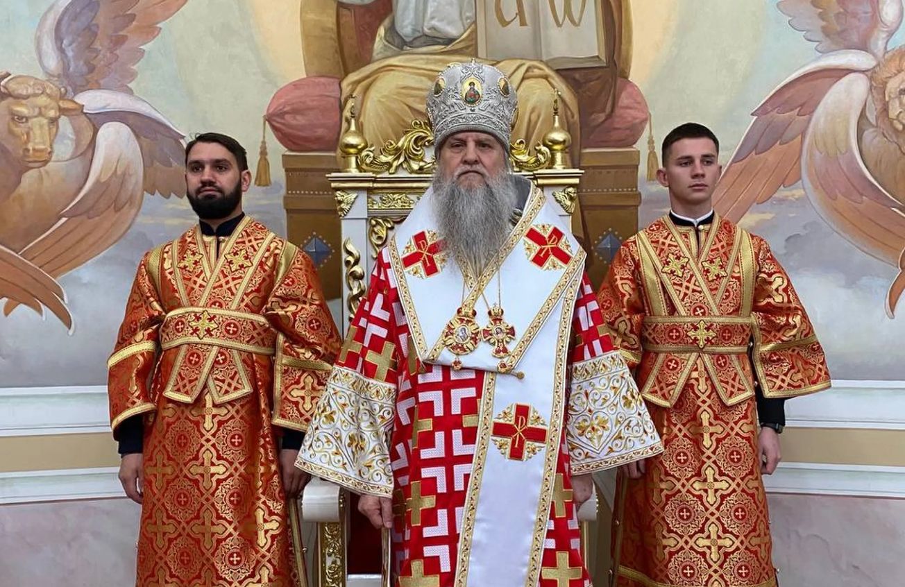 Митрополит УПЦ, осужденный в Украине за оправдание российской агрессии, отправился в РФ в рамках обмена пленными