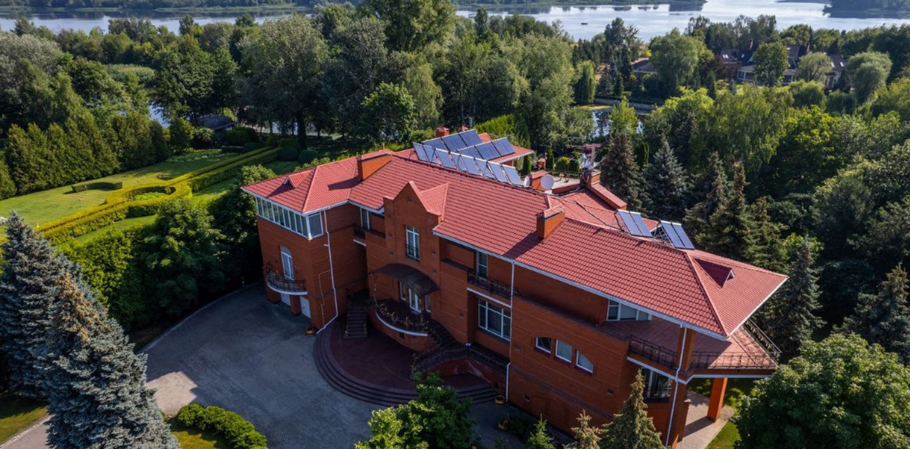 В Украине арестовали имущество доверенного лица Януковича на $24 млн