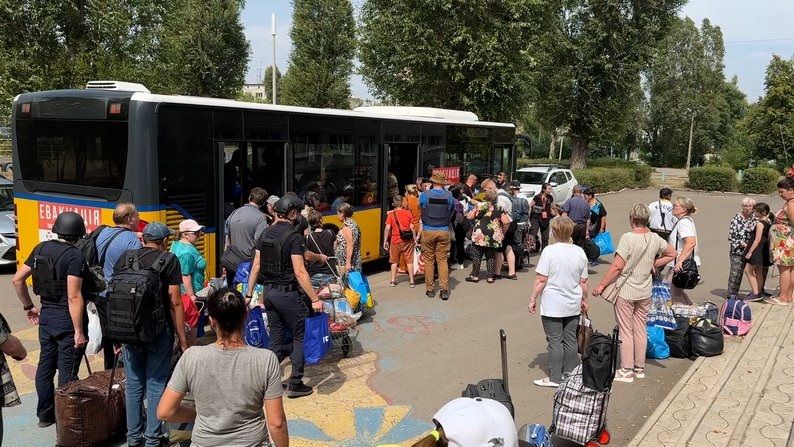 В Мирнограде в 4 км от линии фронта остается около 6,5 тыс. человек