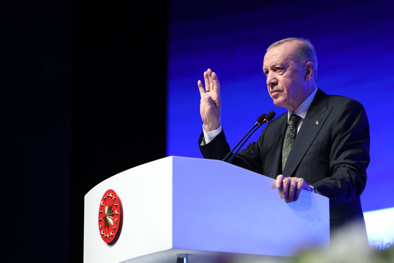 Крупнейший госбанк Турции перестал открывать счета в рублях