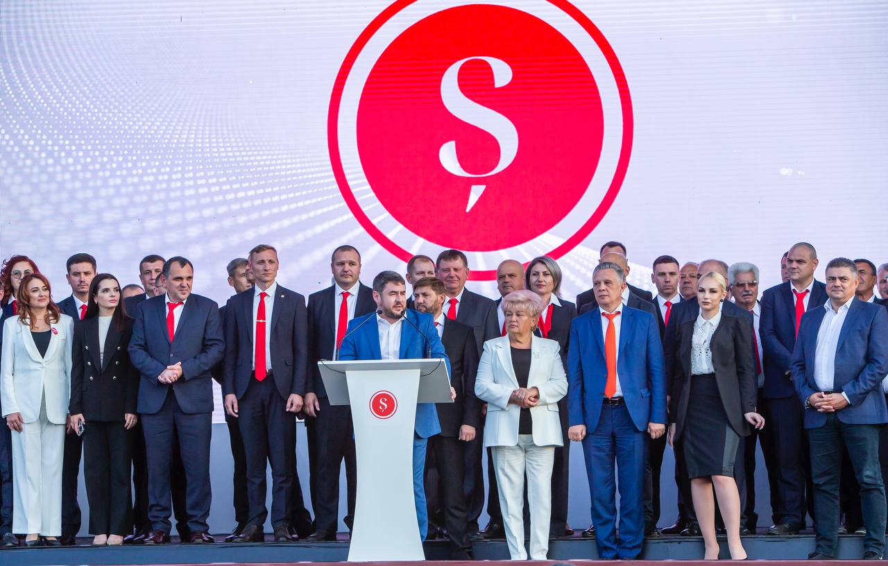 В Молдове на три месяца ограничили деятельность партии, связанной с беглым олигархом Шором