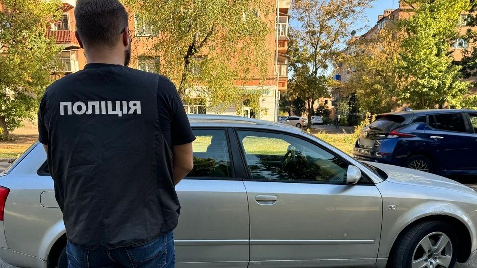 В Полтаве руководитель благотворительного фонда продал более 230 автомобилей, предназначенных для ВСУ