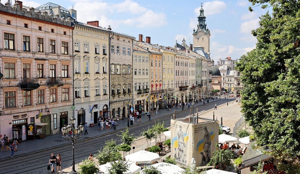 Во Львове ужесточили контроль в школах из-за сообщений о возможных терактах