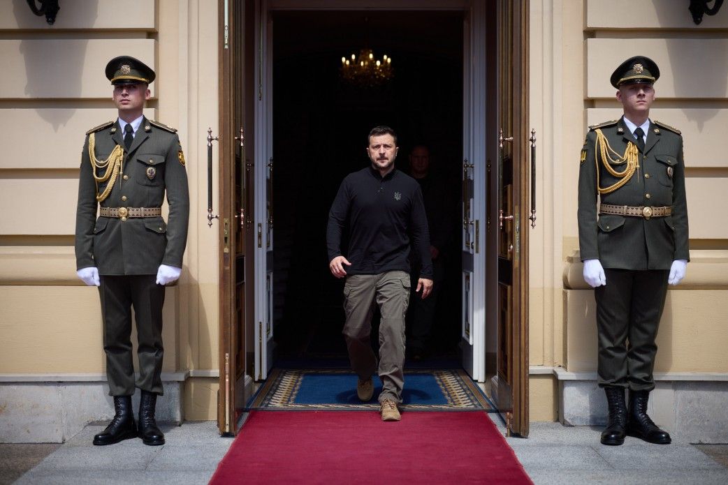 Команда Зеленского хочет отказаться от бренда "Слуга народа"