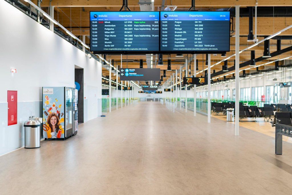 Венгрия назвала "истерией" обеспокоенность ЕС по поводу упрощенного въезда граждан РФ и Беларуси