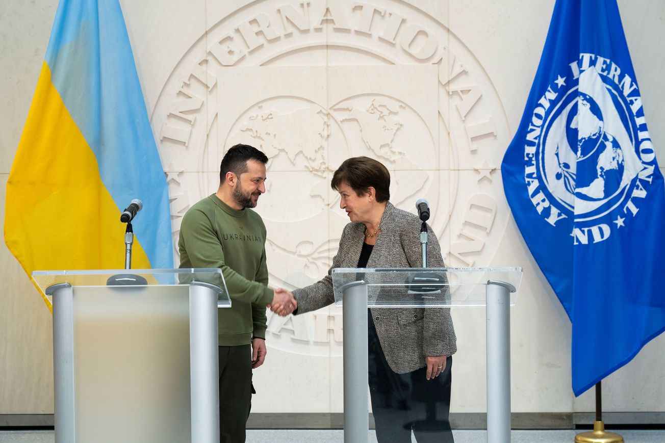 МВФ отложил миссию в Россию после критики со стороны ЕС