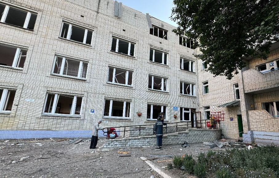 Россия нанесла удар по дому престарелых в Сумах,  погибла 78-летняя женщина