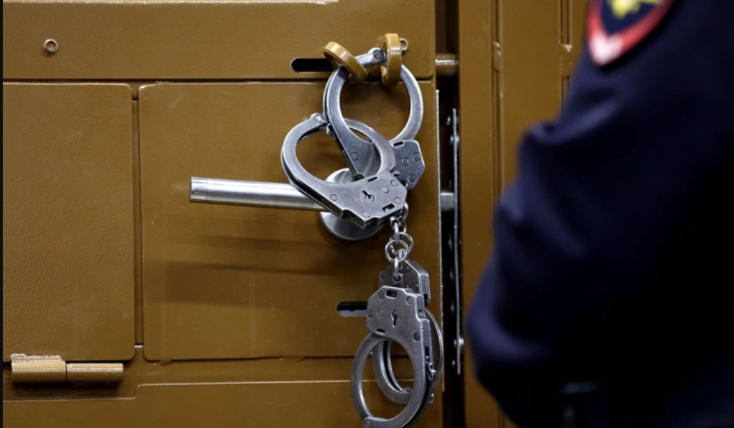 Госдума РФ одобрила законопроект о наказании до 15 лет тюрьмы за помощь противникам России