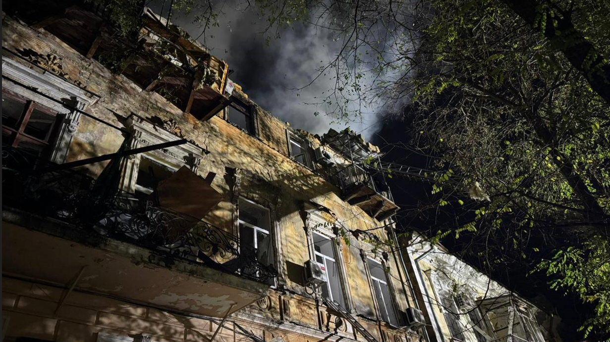 В Одессе в результате массированной атаки РФ минимум один человек погиб, среди раненых есть дети