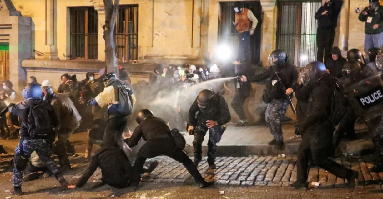 США пригрозили новыми санкциями властям Грузии