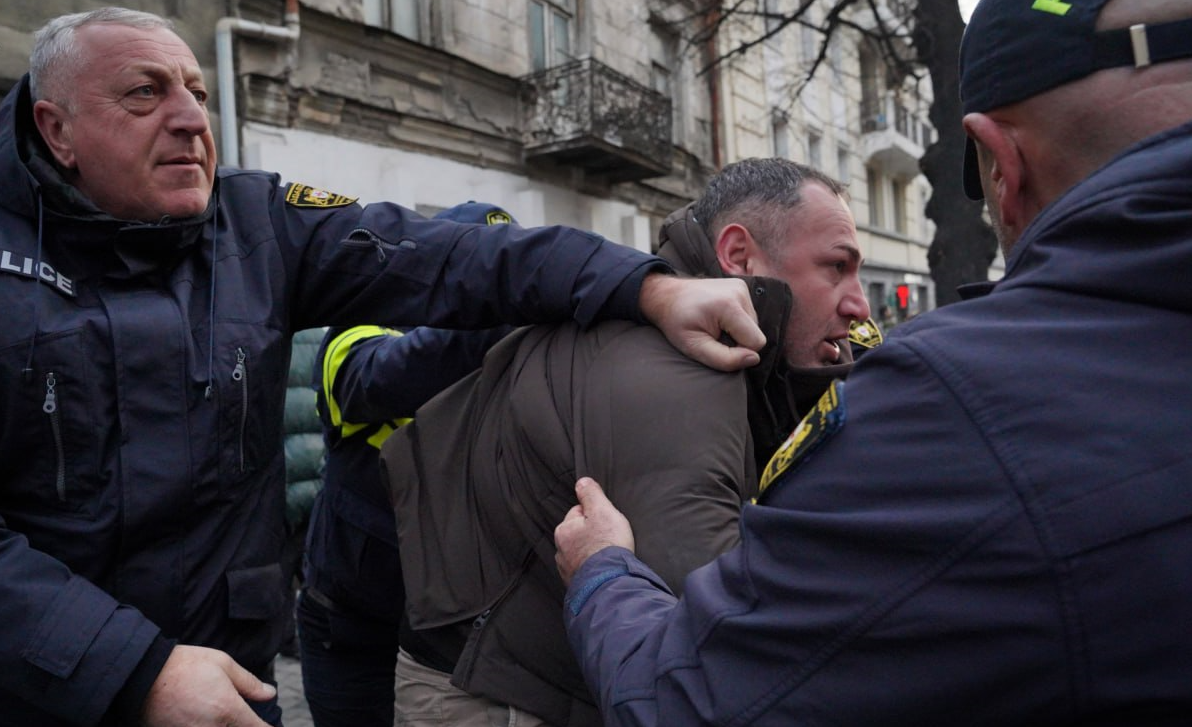 Оппозиция Грузии выдвинула требования основателю правящей партии для выхода из кризиса