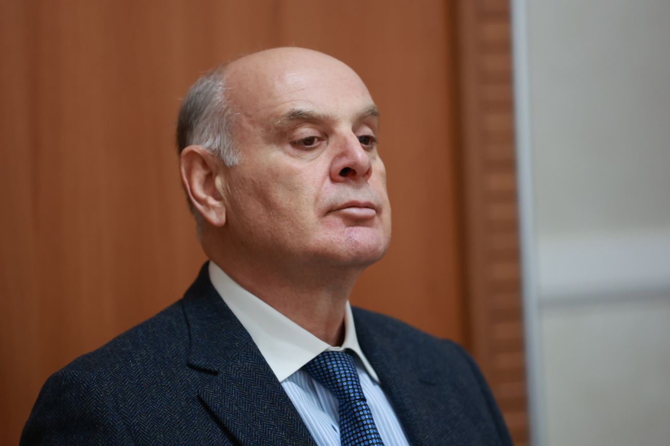 Бывший президент Абхазии Бжания не будет участвовать в новых выборах - СМИ