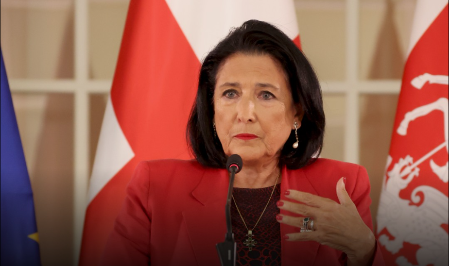 Президент Грузии потребовала от правящей партии согласовать назначение новых выборов до 29 декабря