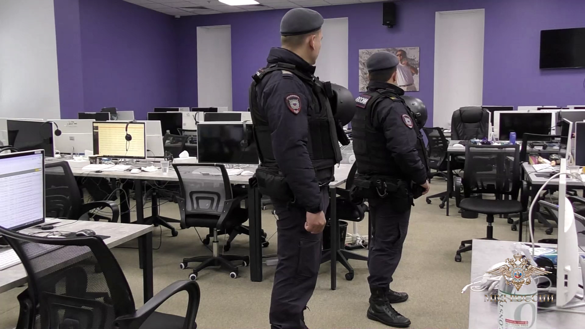 В Москве накрыли сеть call-центров, которые похищали деньги у иностранцев