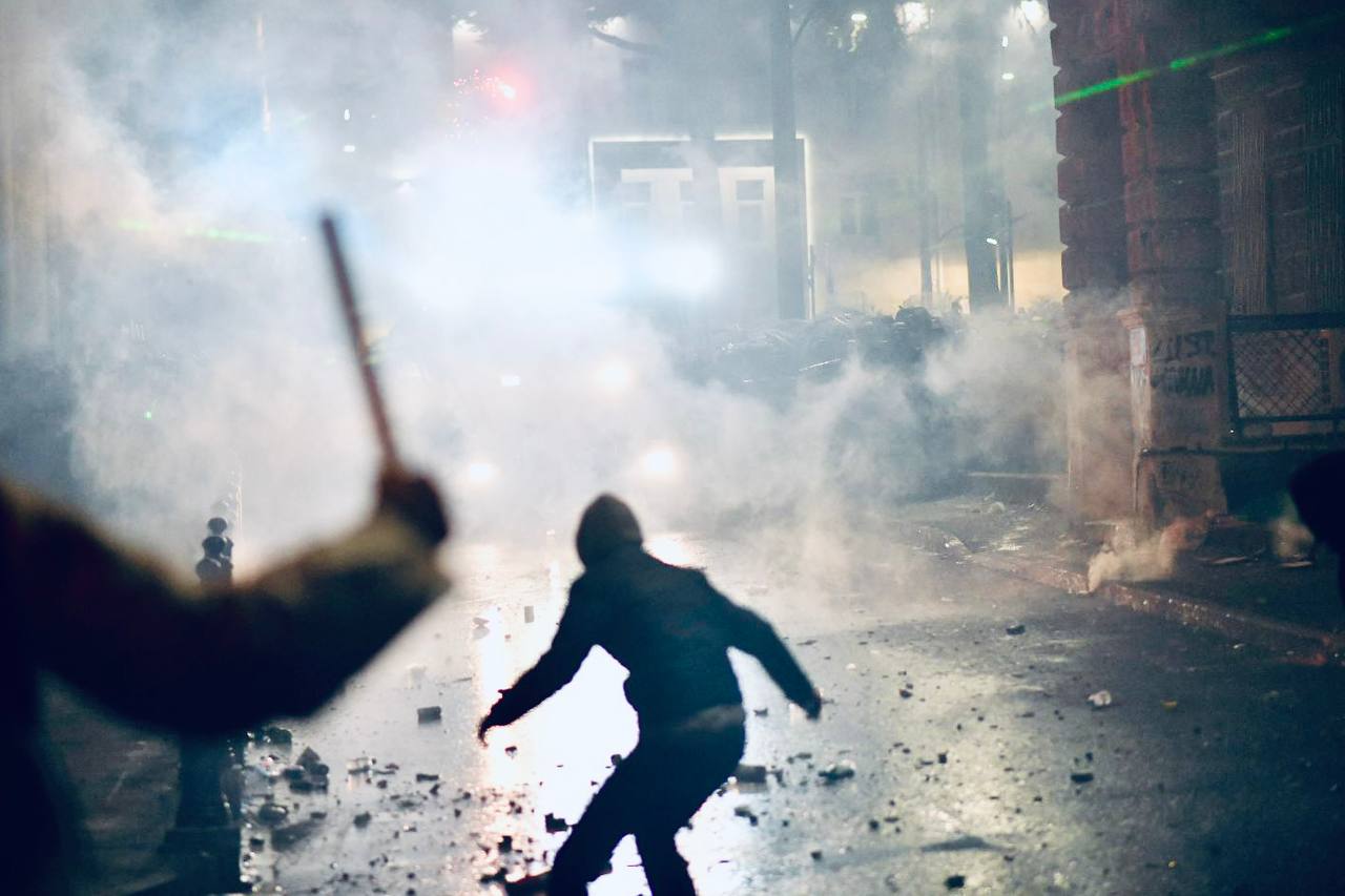 В Грузии задержали более 30 участников протеста, одного из лидеров оппозиции отпустили под подписку