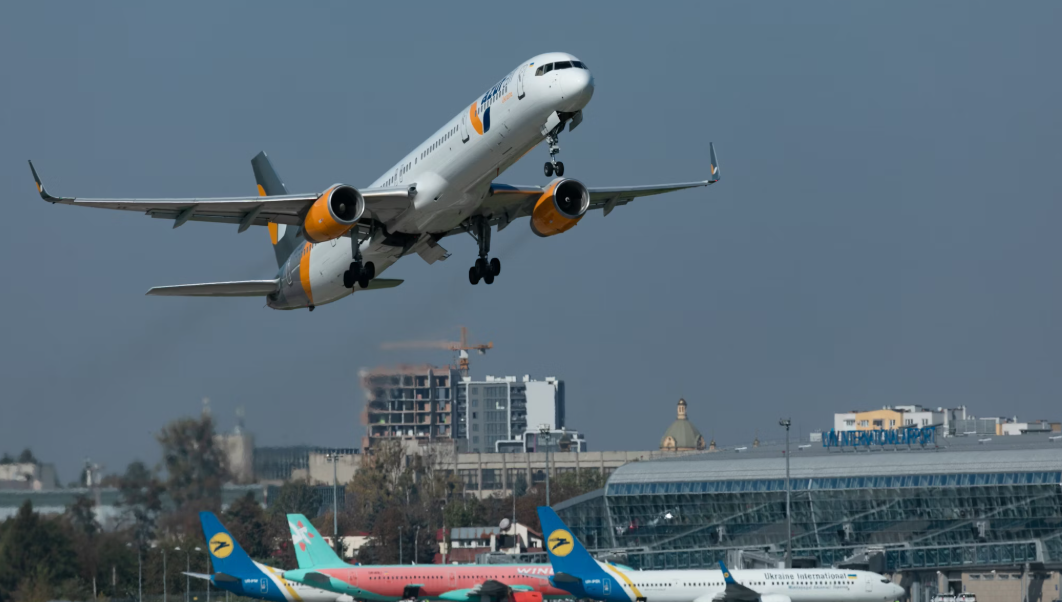 Почти 21% украинцев хотели бы эмигрировать в случае открытия границ - опрос