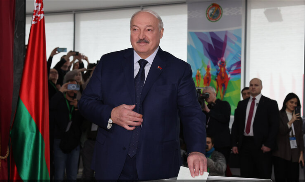 Официальный экзитпол: Лукашенко побеждает на президентских выборах в Беларуси с 87,6% голосов