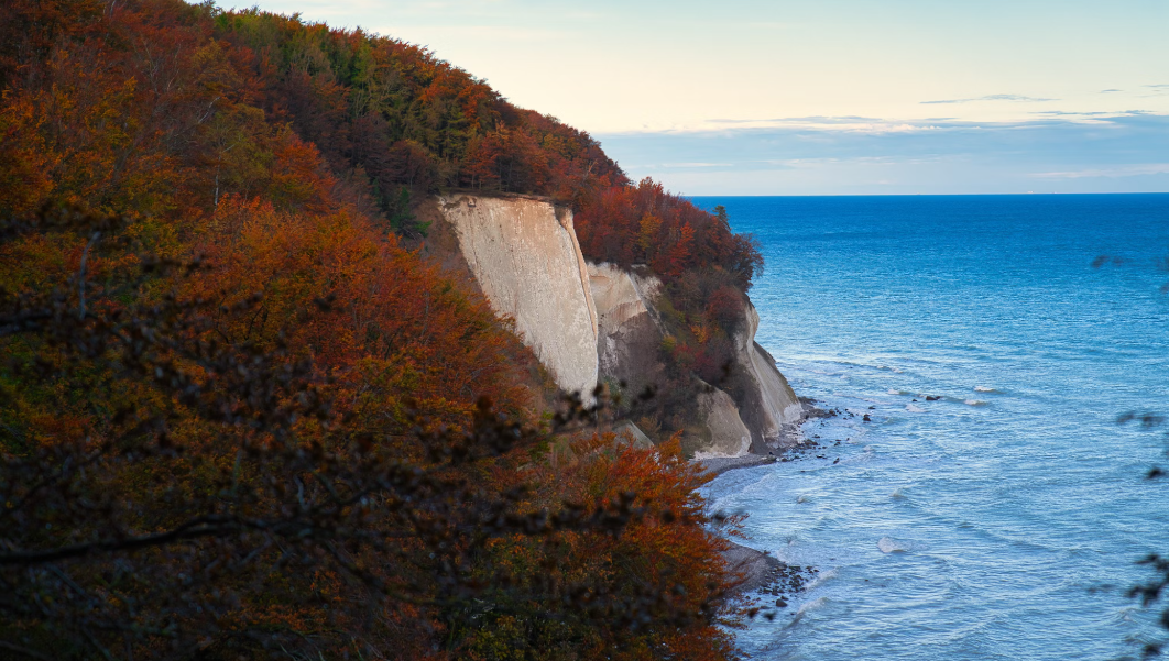 Танкер с нефтью из теневого флота РФ потерял управление и дрейфует у берегов Германии - СМИ