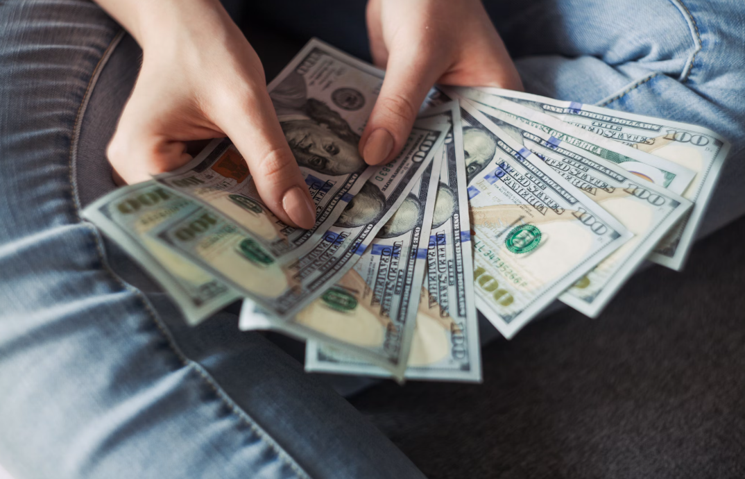 Мошенники за 2024 год похитили у клиентов российских банков около $300 млн - почти в 2 раза больше, чем годом ранее