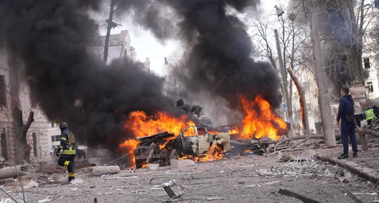 В Сумах более 30 человек погибли в результате российского ракетного удара, Трамп назвал атаку "ужасной"