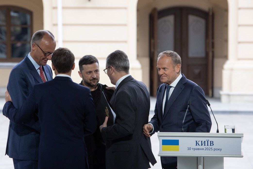 Киев и европейцы потребовали от России 30-дневного перемирия с 12 мая. Путин предложил прямые переговоры с Украиной