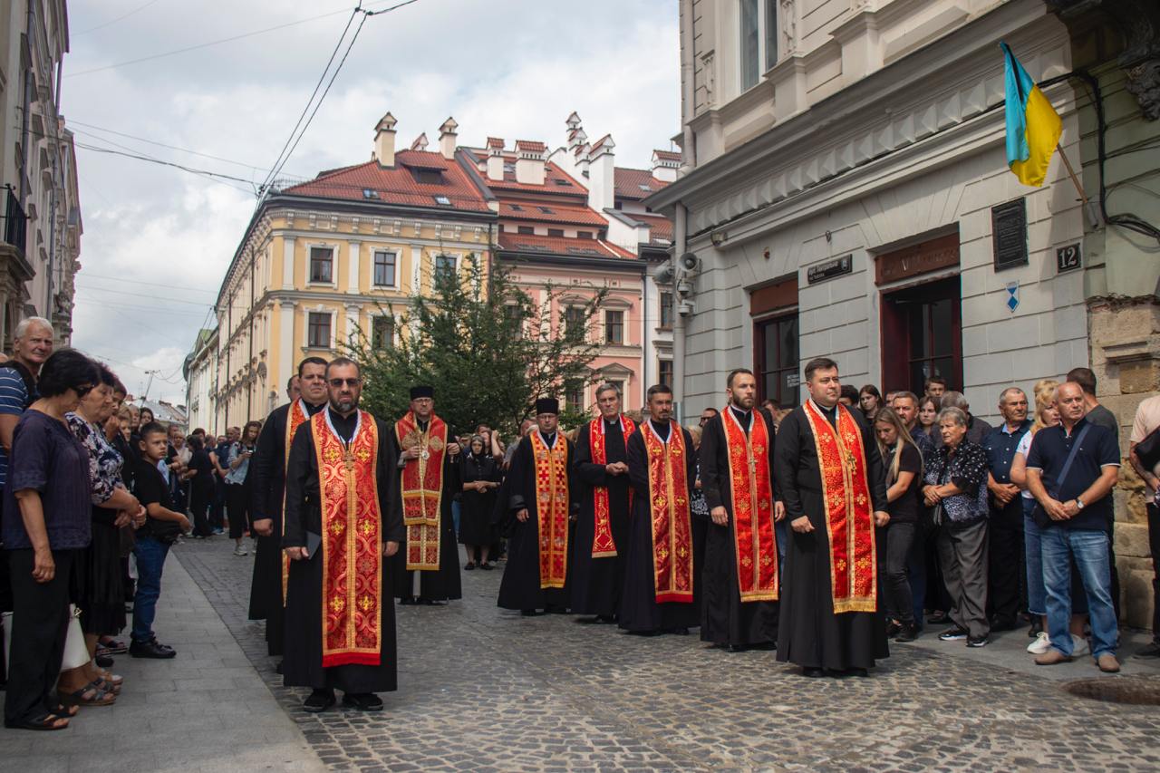 В Украине хоронят военнопленных, погибших при крушении российского Ил-76, который мог сбить Киев