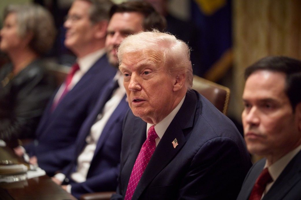 "Хватит". Трамп призвал Путина и Зеленского остановить войну по линии фронта и обоим "объявить о победе"