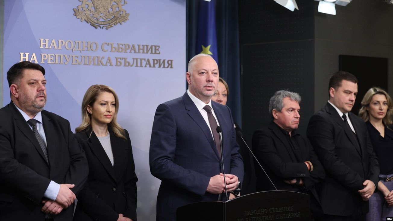 Болгарское правительство ушло в отставку на фоне массовых протестов